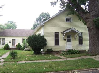 203 Napoleon St, Valparaiso, IN 46383