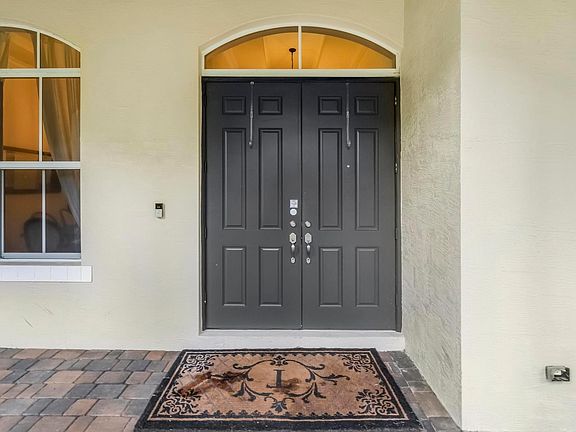 4th image of 1520 SW 125th Avenue