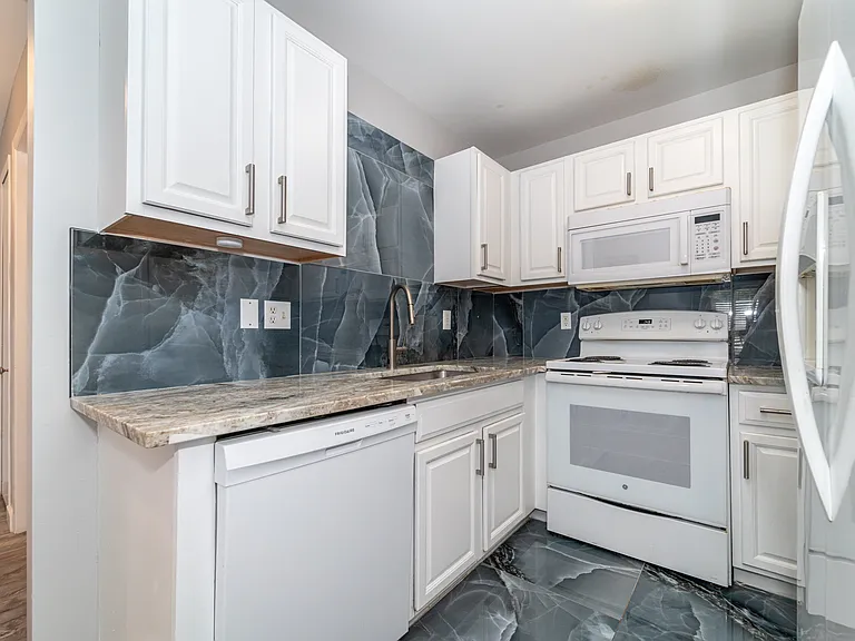 23279 Cornerstone Village Dr — Photo 15