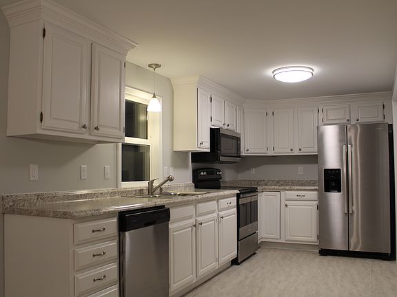 2nd image of 105 Circle Dr