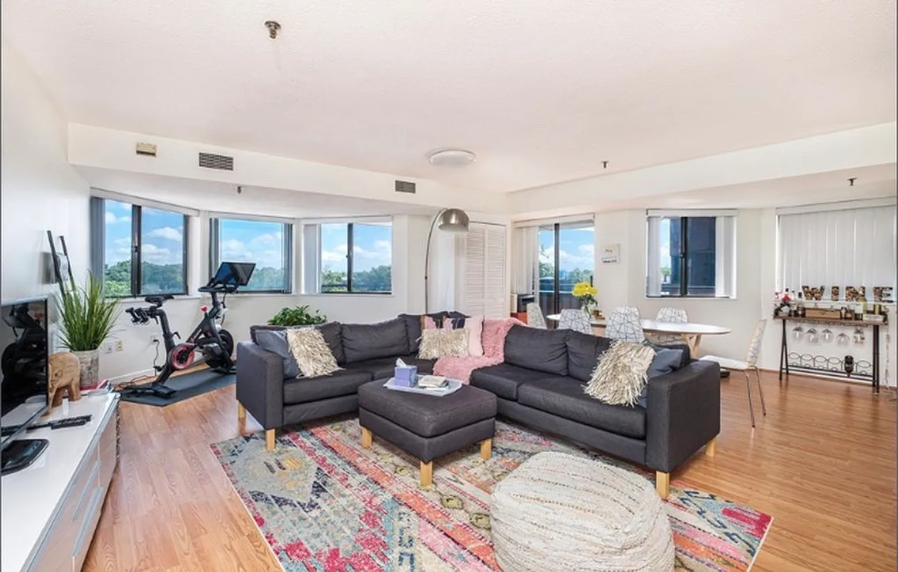 2 bed, 1300 sqft, $3,300 — Photo 1