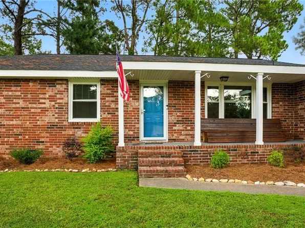 1897 Ames Cir W, Chesapeake, VA 23321