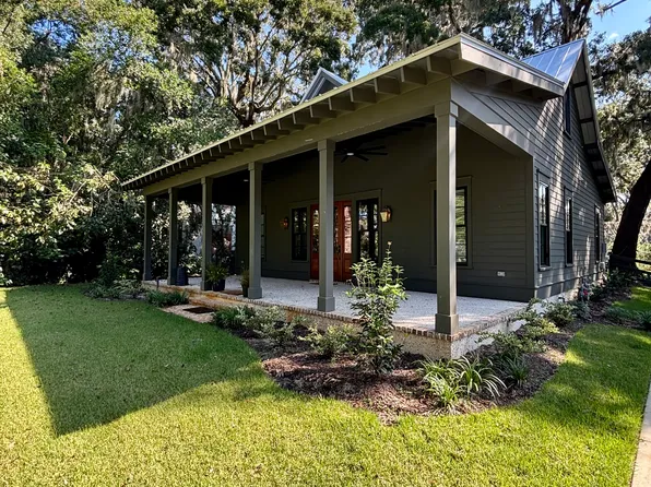 304 Bonaventure Rd, Savannah, GA 31404