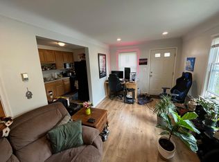 863 Hendrickson Blvd, Clawson, MI 48017