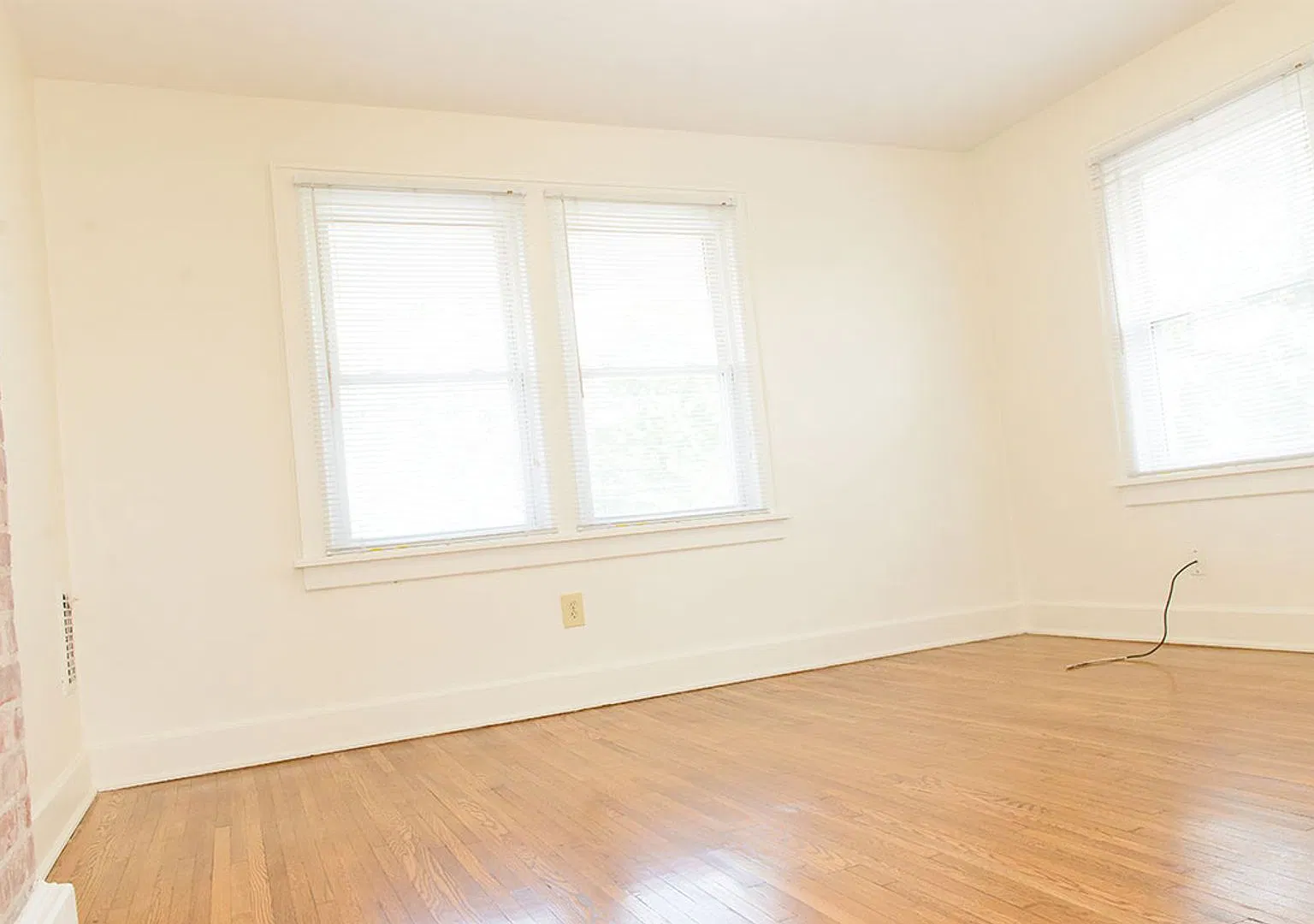 Summit St 2189-2191 MLR — Photo 2
