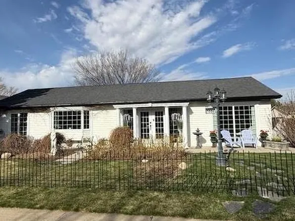 1006 E 9th St N, Lethbridge, AB T1H 1Z8