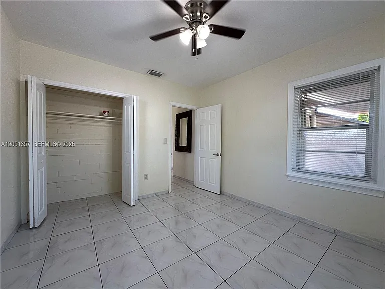 610 NW 23rd Place Front #FRONT — Photo 11