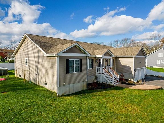 5th image of 9 Carvalho Ln