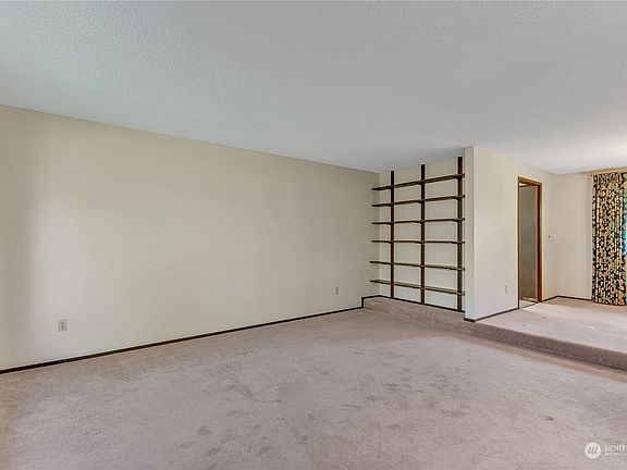 5th image of 1102 131st Street S