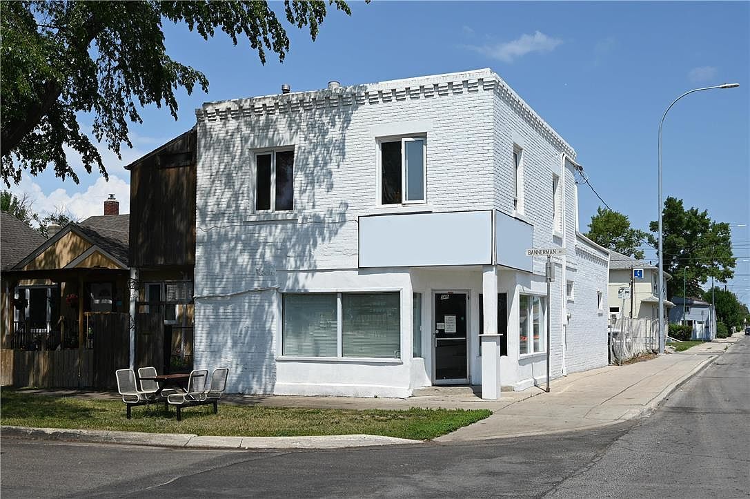 545 Bannerman Ave, Winnipeg, MB R2W 0V8 Zillow 545 Bannerman Ave, Winnipeg, MB R2W 0V8 Zillow