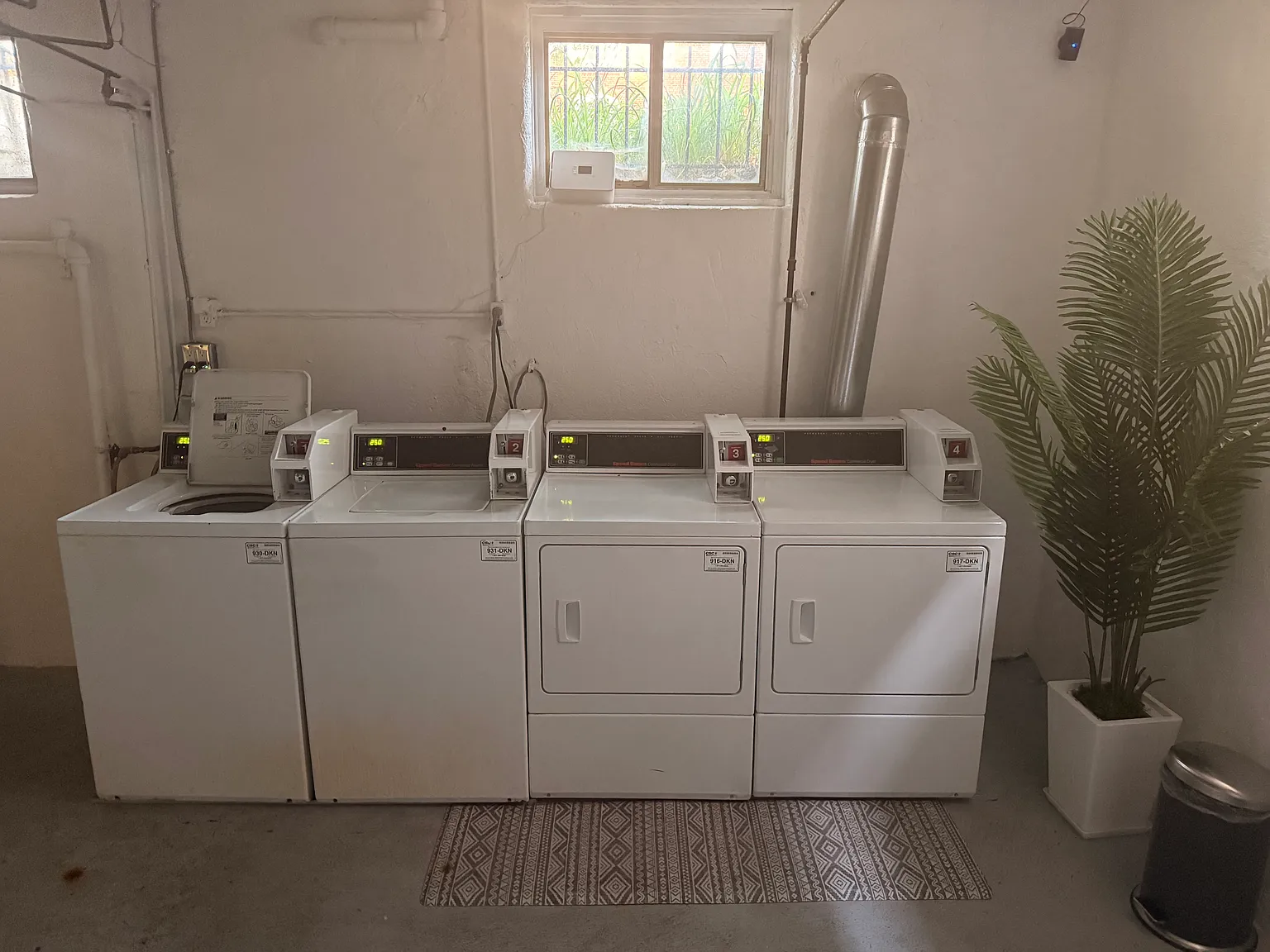 1 bed, 700 sqft, $1,899 — Photo 3