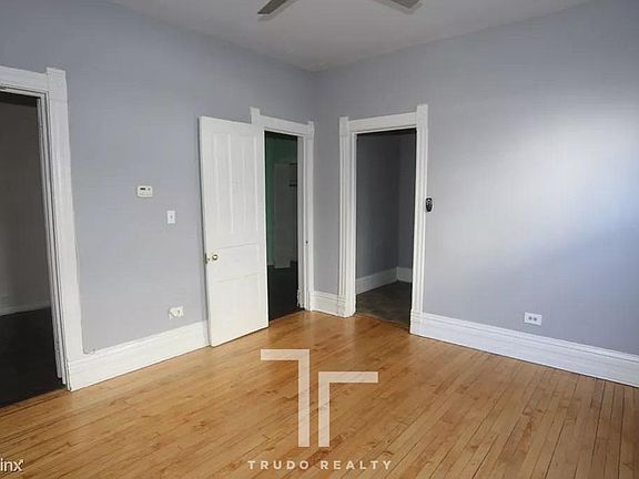 4th image of 1436 W Belmont Ave