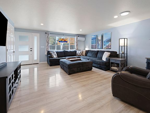 5th image of 2087 NE Mistletoe Ct #1 & 2