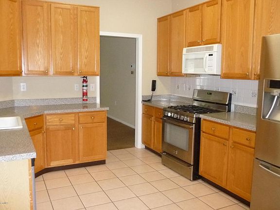 3rd image of 13 Greensprings Dr
