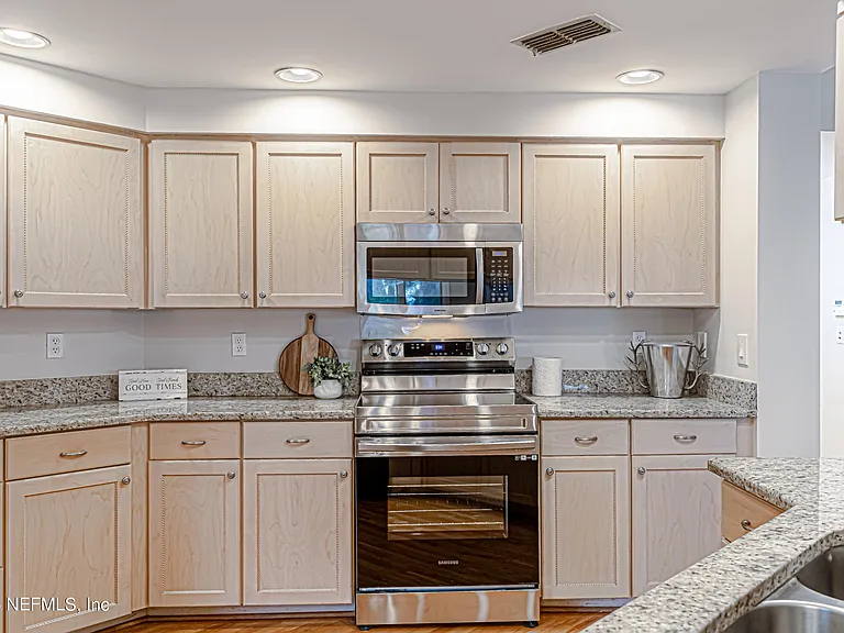 2099 Winterbourne Dr W #308 — Photo 15