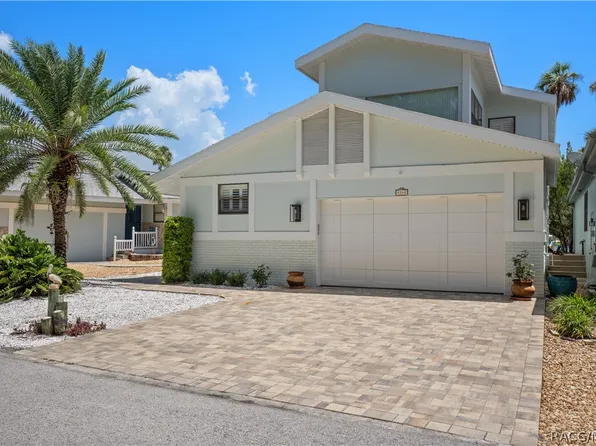 5248 S Riverview Cir, Homosassa, FL 34448