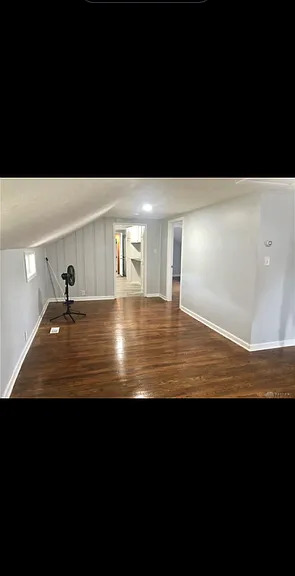 437 Saint Claire St #B — Photo 14
