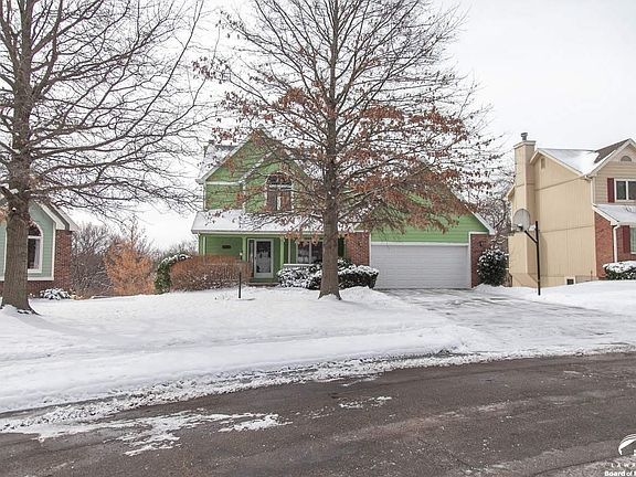 1160  Parkside Lawrence, KS listing photo #2