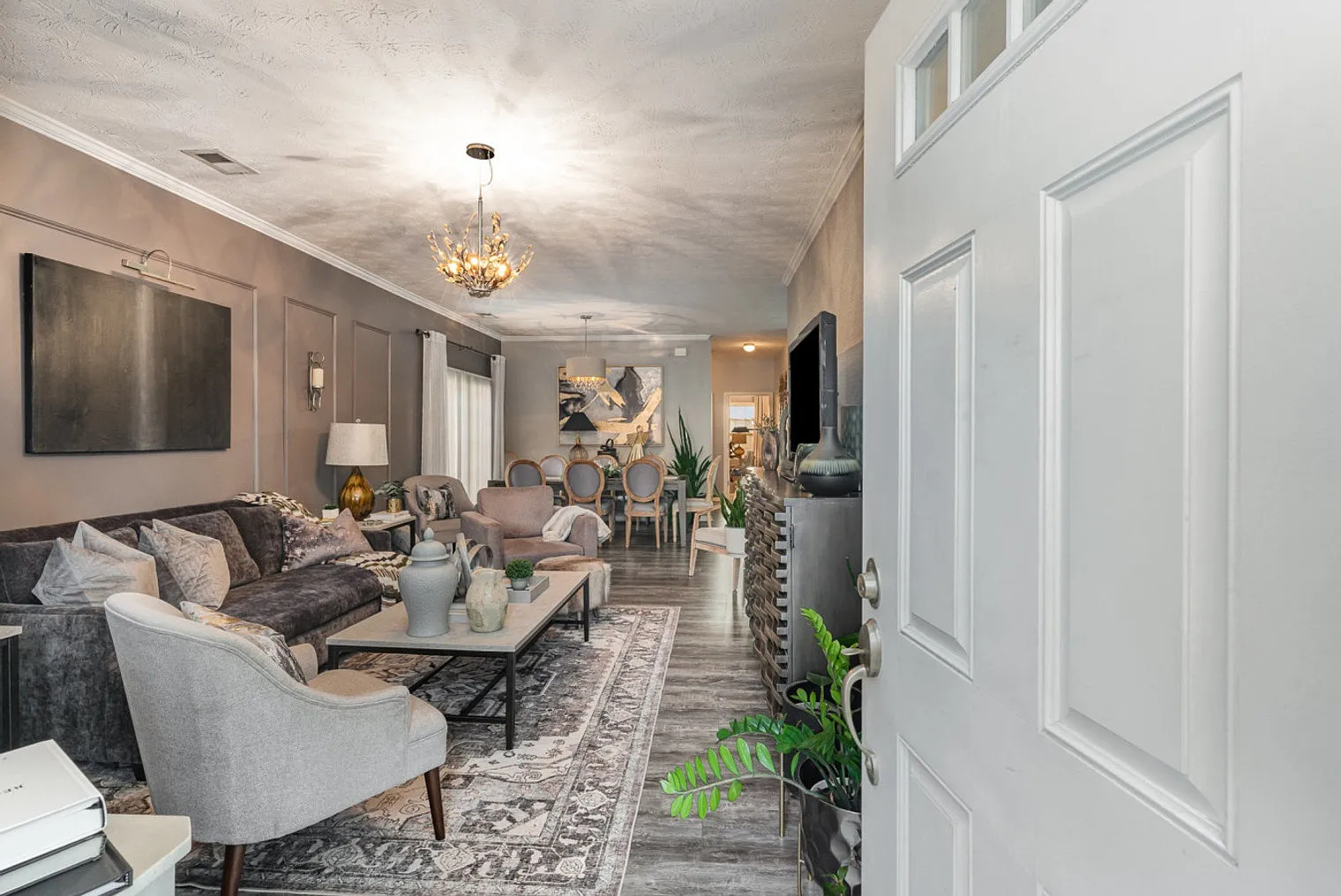 2 bed, 2.0 bath, 12862 sqft, $1,920 — Photo 3