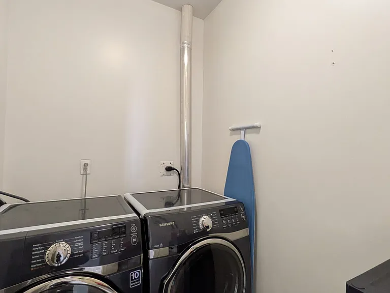 1901 Victoria Ave #206 — Photo 11