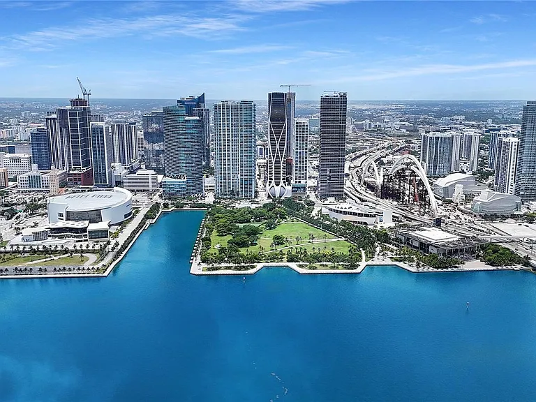 1000 Biscayne Blvd #4401 — Photo 44