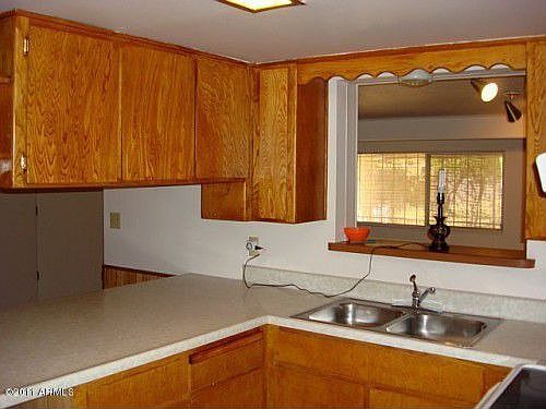 5th image of 616 E 9th Ave