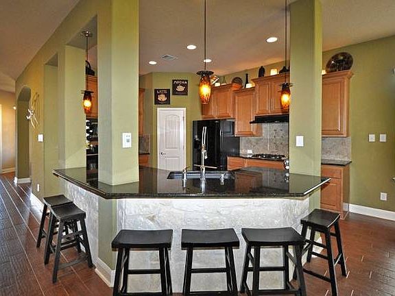 4th image of 619 Artisan Way