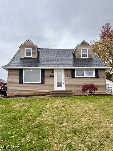 1st image of 1609 35th St NE