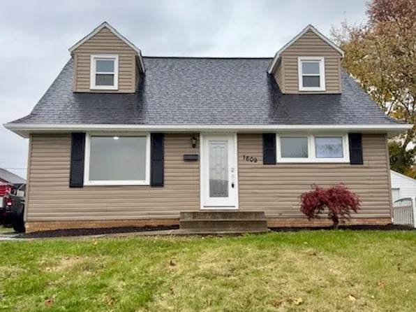 1609 35th St NE, Canton, OH 44714
