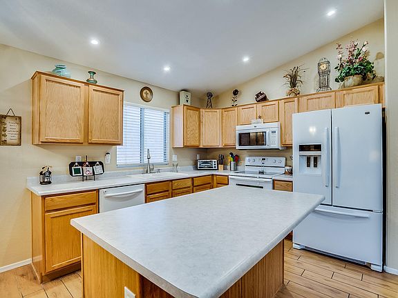 4th image of 2221 E Union Hills Dr Unit 142