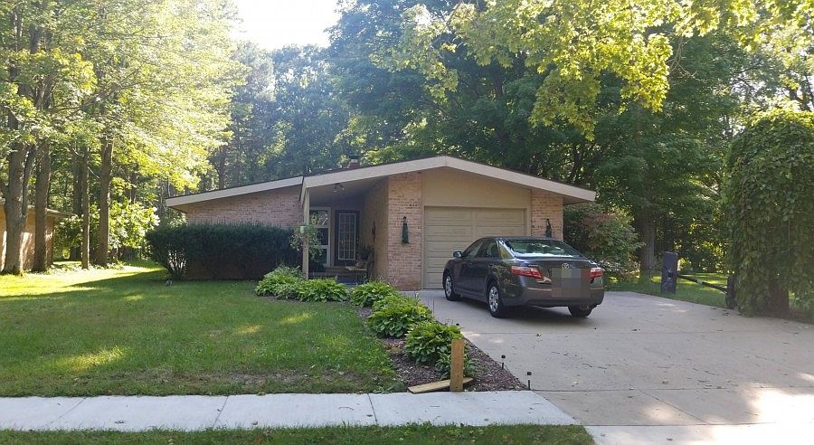 1st image of 3709 Moorland Dr