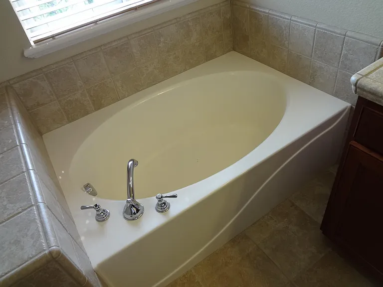 1123 Montague Ln — Photo 39