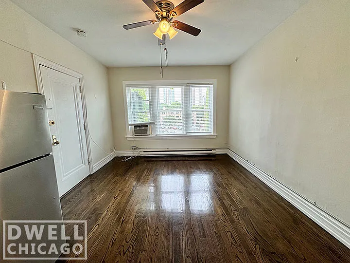 644 W Roscoe St #1N — Photo 2