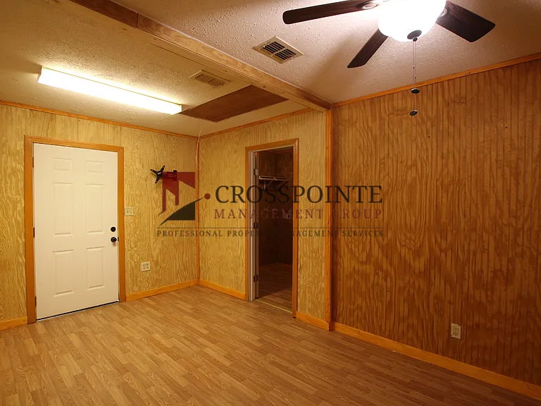 110 S Hunter St — Photo 28