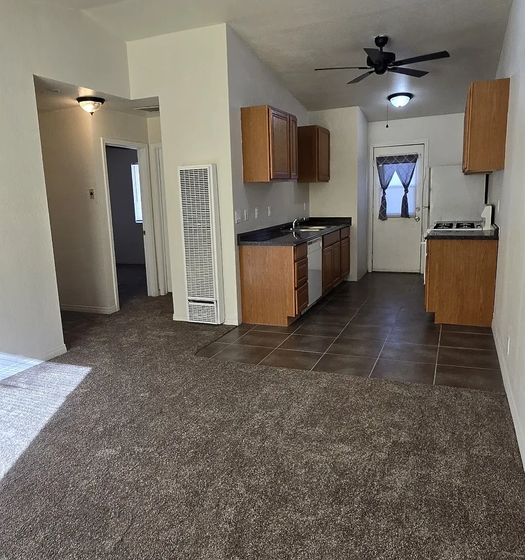 2557 Diamond St — Photo 1