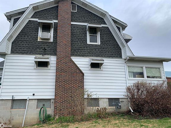 3rd image of 106 SE Mill St