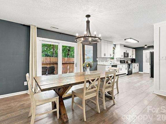 5th image of 24 Oakwood Rd