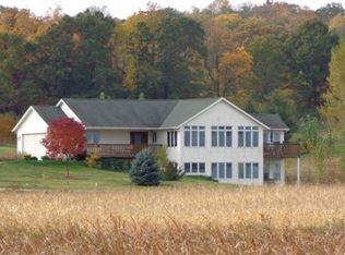 N8021 Valley View Rd, New glarus, WI 53574