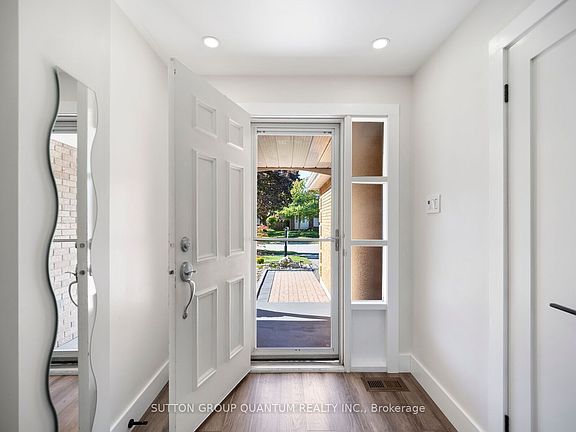 3rd image of 4071 Wheelwright Cres
