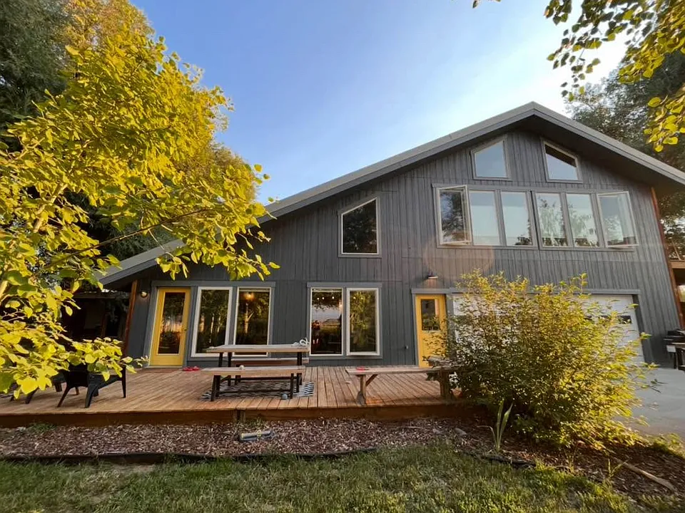 112 Hemlock St