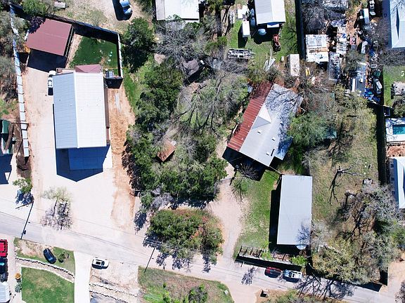 2nd image of 1307 Minnie Dr