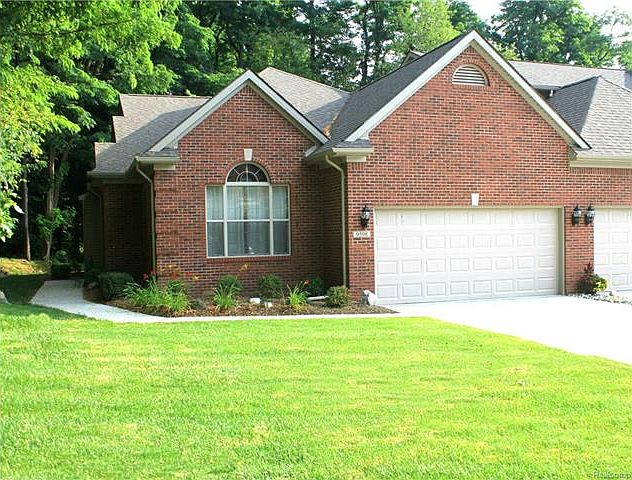 1st image of 9598 Kingsway Cir #1