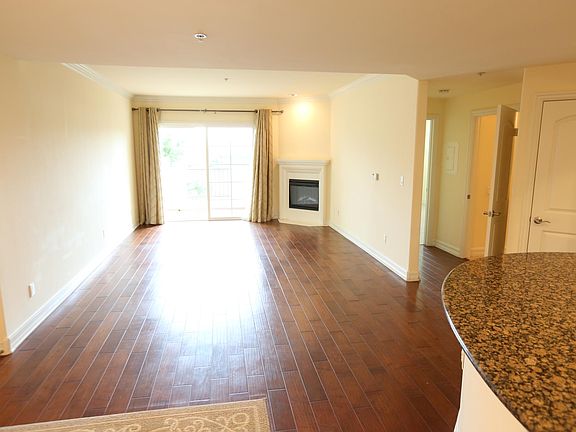 3rd image of 14242 Burbank Blvd APT 206