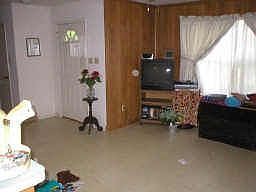 NICE SIZED OPEN LIVING ROOM 