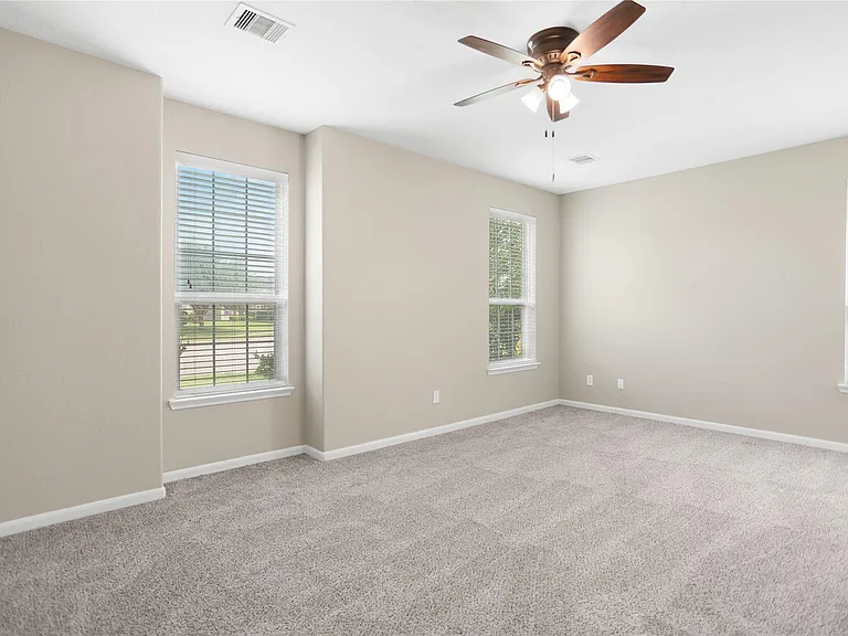 692 Casual Ln — Photo 10