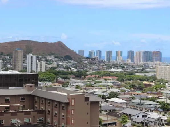 843 Alewa Dr #1, Honolulu, HI 96817