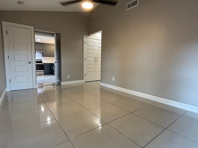 1014 Ursula St — Photo 10