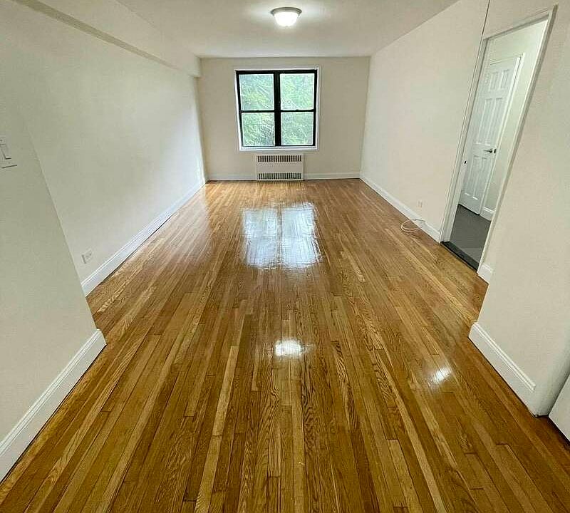 1st image of 64-00 Saunders St APT 6