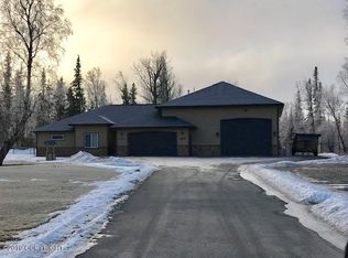 10460 E Nighthawk Cir, Palmer, AK 99645