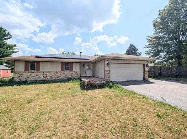 4367 Straw Ln, Roscoe, IL 61073